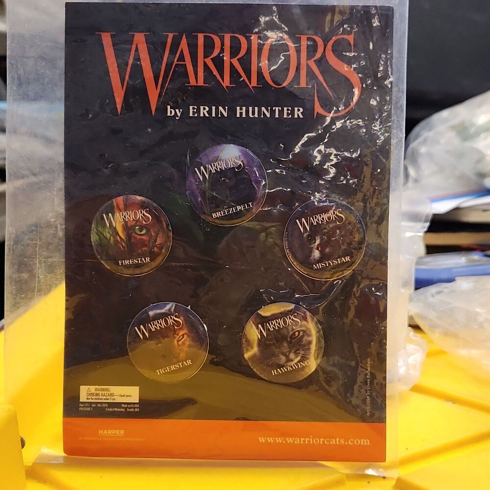Warriors By Erin Hunter Promotion 5 Pin Set 2018 New York Comic Con Giveaway